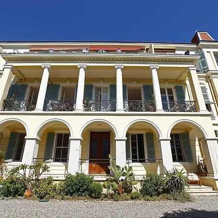 Palmeraie - Magnifique D'epoque Avec Vue 4 Personnes Avec Terrasse Le Port Apartment