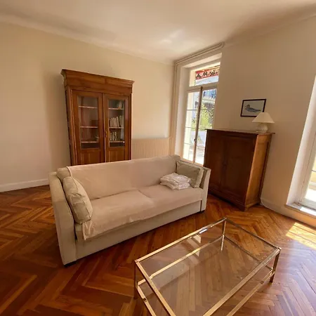 Magnifique D'époque Avec Vue 4 Personnes Avec Terrasse Le Port *